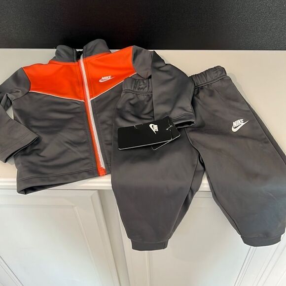 Toddler Nike Track Suit NWT - Picture 1 of 6